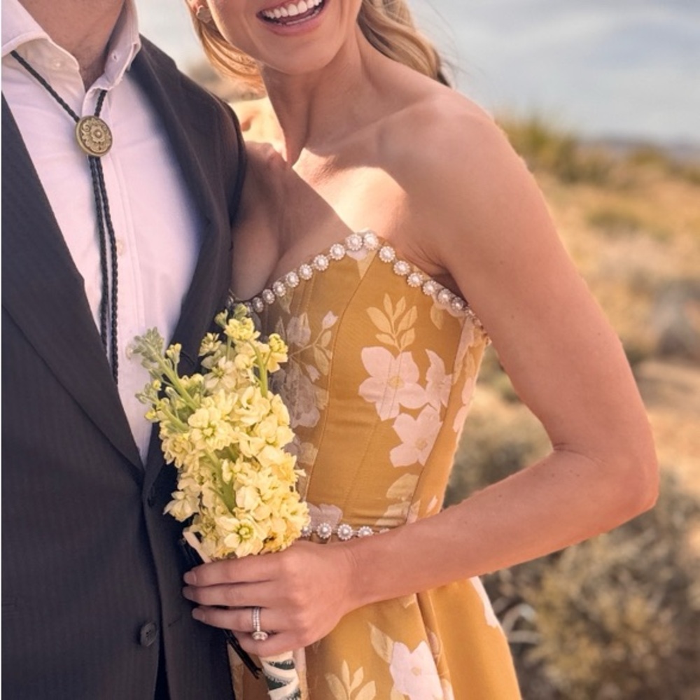 V. Chapman Dress Vivian Yellow Gold Floral Formal Gown - Picture 6 of 8